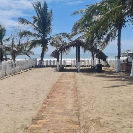 Casa A Pie De Playa Isla De La Piedra Apartment Mazatlan Exterior photo